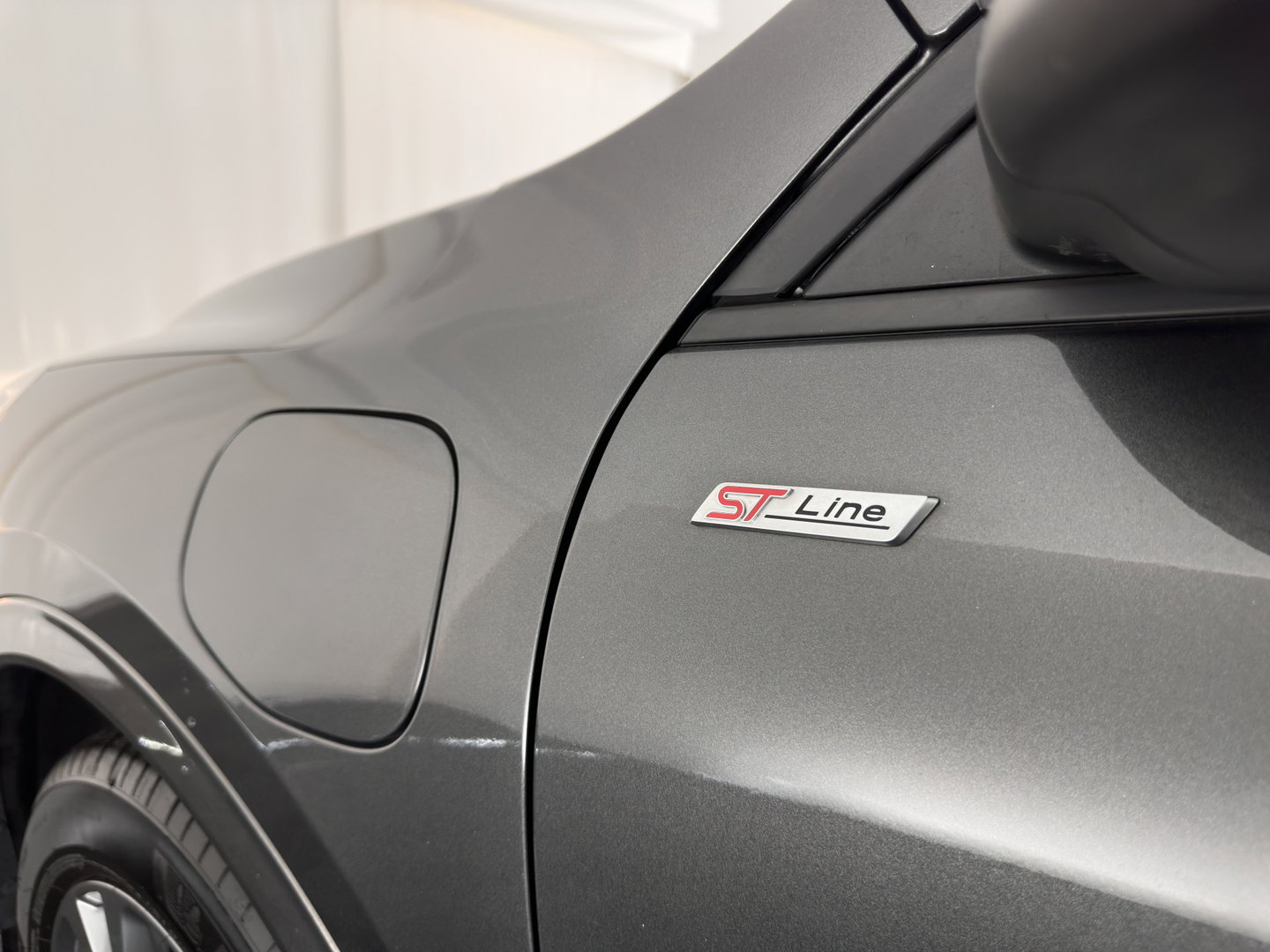 Ford Kuga 2.5 PHEV ST-Line (INCL-BTW) Aut. *DIGI-COCKPIT | ADAPTIVE-CRUISE | BLINDSPOT | FULL-LED | KEYLESS | DAB | CARPLAY | NAVI-FULLMAP | HEATED-SPORTSEATS | PRIVACY-GLASS | 18"ALU*
