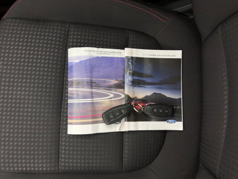 Ford Kuga 2.5 PHEV ST-Line (INCL-BTW) Aut. *DIGI-COCKPIT | ADAPTIVE-CRUISE | BLINDSPOT | FULL-LED | KEYLESS | DAB | CARPLAY | NAVI-FULLMAP | HEATED-SPORTSEATS | PRIVACY-GLASS | 18"ALU*