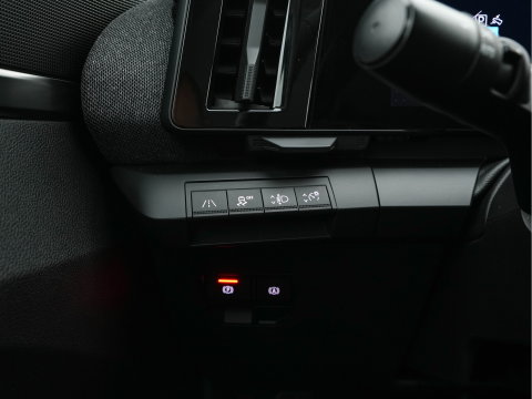 Renault Mégane E-Tech EV40 Boost Charge Equilibre [3-Fase-11kW] (INCL.BTW) Aut. *DIGI-COCKPIT | FULL-LED | COMFORT-SEATS | NAVI-FULLMAP | CAMERA | SHIFT-PADDLES | ECC | PDC | CRUISE | 18''ALU*