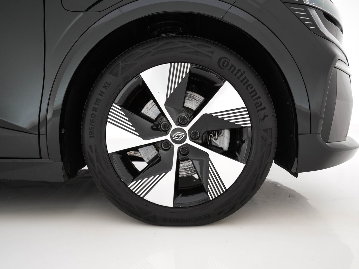 Renault Mégane E-Tech EV40 Boost Charge Equilibre [3-Fase-11kW] (INCL.BTW) Aut. *DIGI-COCKPIT | FULL-LED | COMFORT-SEATS | NAVI-FULLMAP | CAMERA | SHIFT-PADDLES | ECC | PDC | CRUISE | 18''ALU*