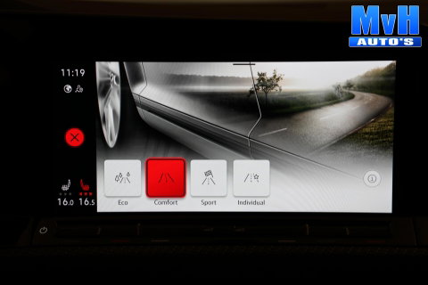 Volkswagen Golf 1.5 eTSI R-Line|STOEL/STUUR.VERW|CARPLAY|LED