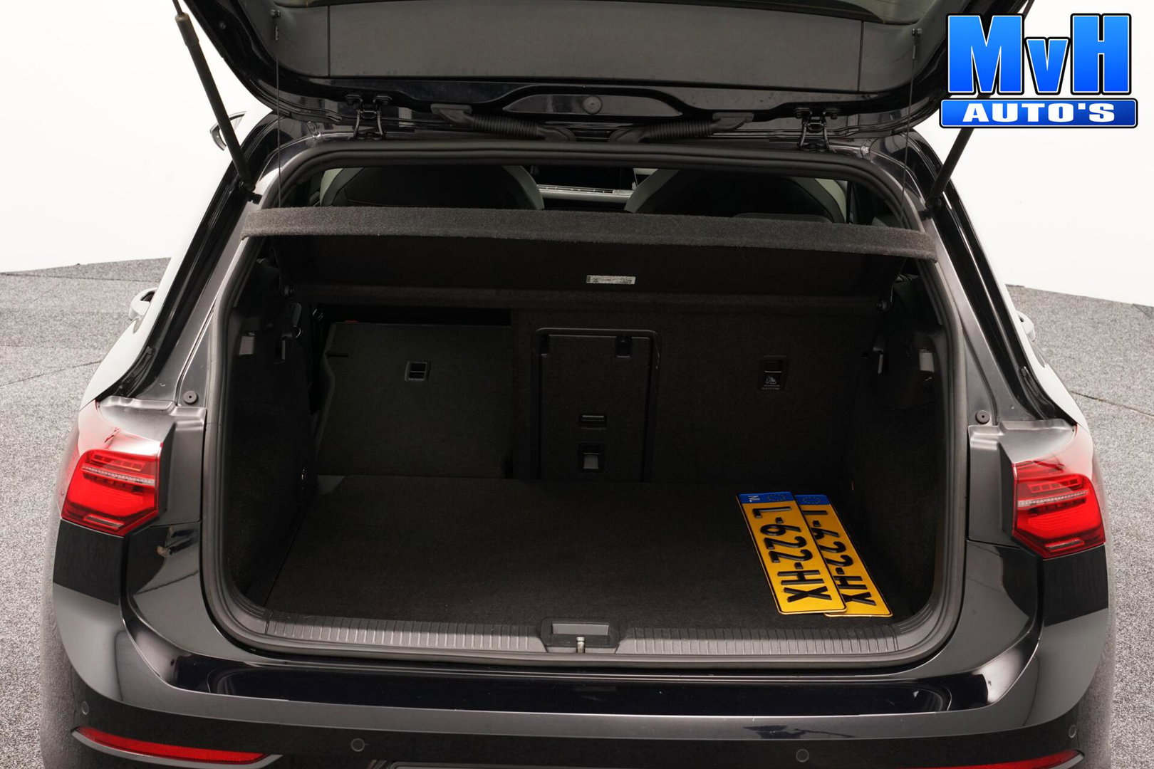 Volkswagen Golf 1.5 eTSI R-Line|STOEL/STUUR.VERW|CARPLAY|LED