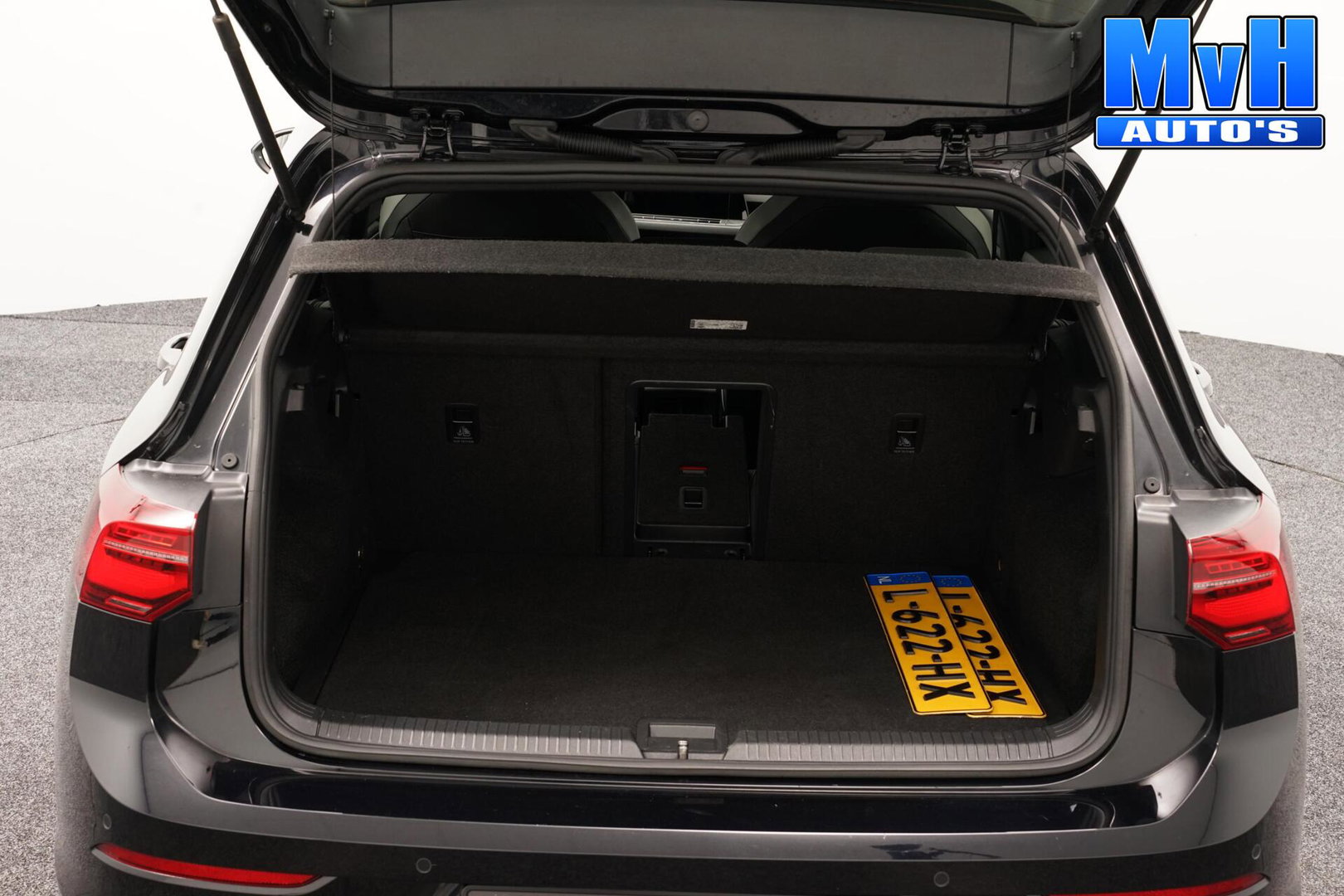 Volkswagen Golf 1.5 eTSI R-Line|STOEL/STUUR.VERW|CARPLAY|LED
