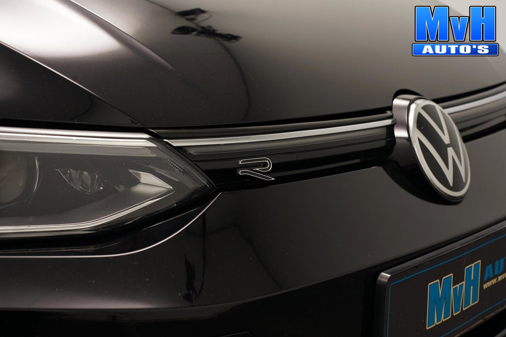 Volkswagen Golf 1.5 eTSI R-Line|STOEL/STUUR.VERW|CARPLAY|LED