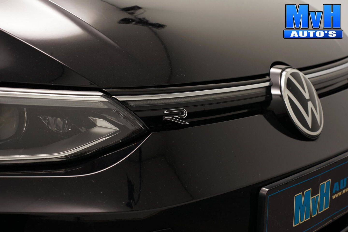 Volkswagen Golf 1.5 eTSI R-Line|STOEL/STUUR.VERW|CARPLAY|LED