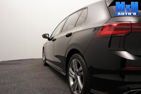 Volkswagen Golf 1.5 eTSI R-Line|STOEL/STUUR.VERW|CARPLAY|LED