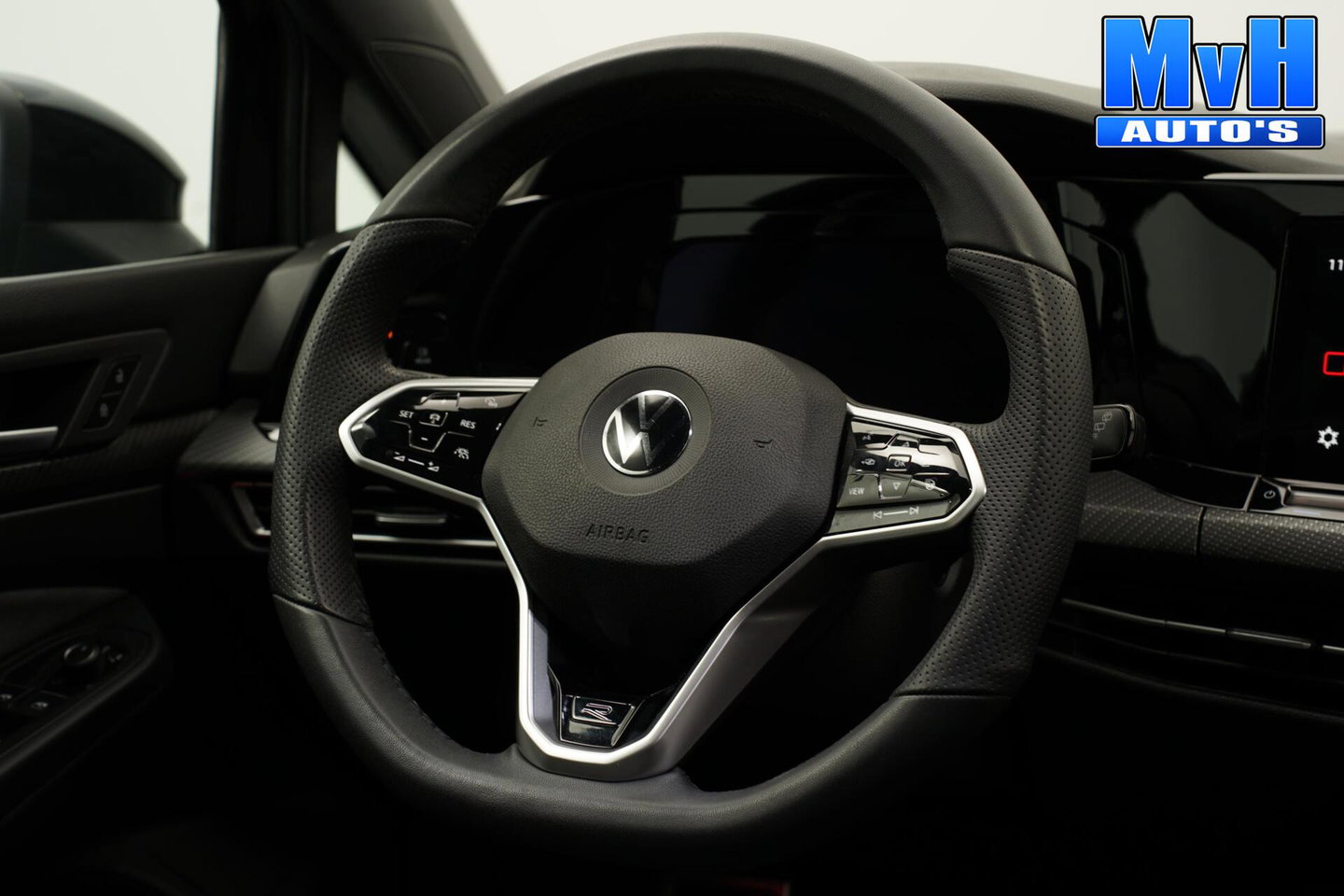 Volkswagen Golf 1.5 eTSI R-Line|STOEL/STUUR.VERW|CARPLAY|LED