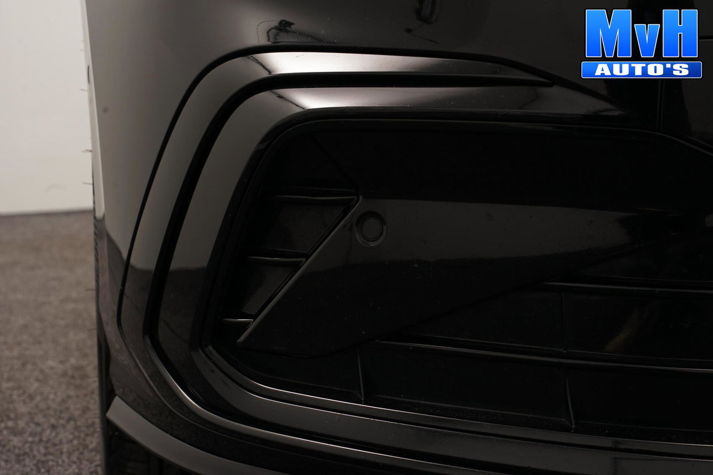 Volkswagen Golf 1.5 eTSI R-Line|STOEL/STUUR.VERW|CARPLAY|LED