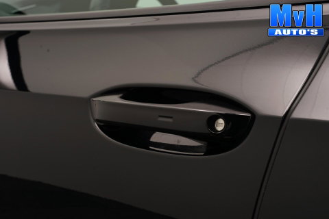 Volkswagen Golf 1.5 eTSI R-Line|STOEL/STUUR.VERW|CARPLAY|LED