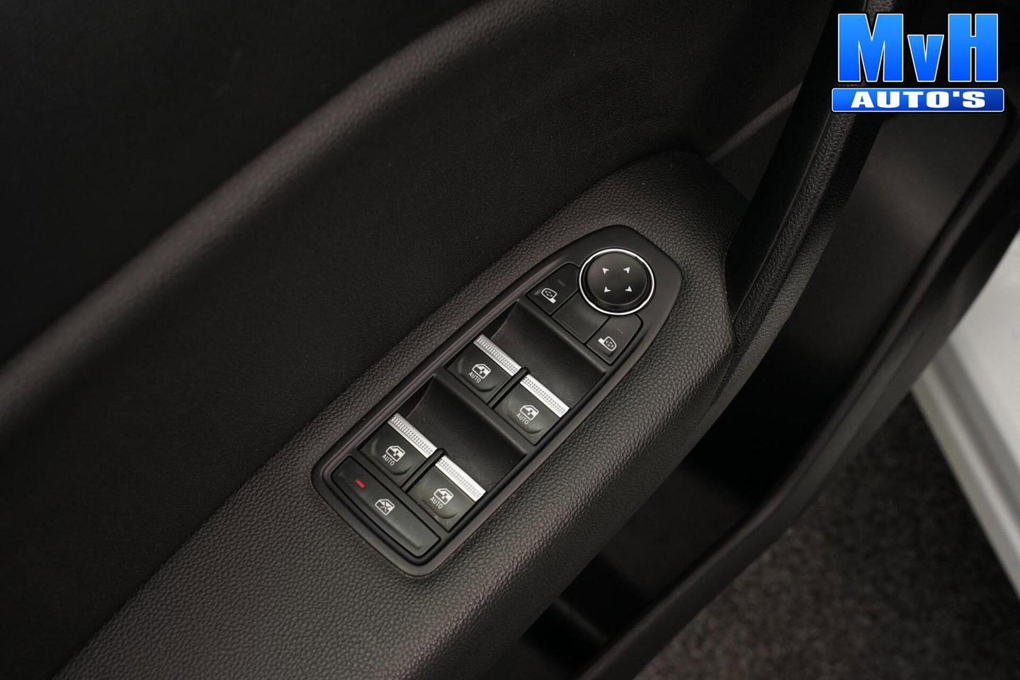 Renault Captur 1.3 TCe 140 Intens|PARELMOER|CAMERA|LED|NAP