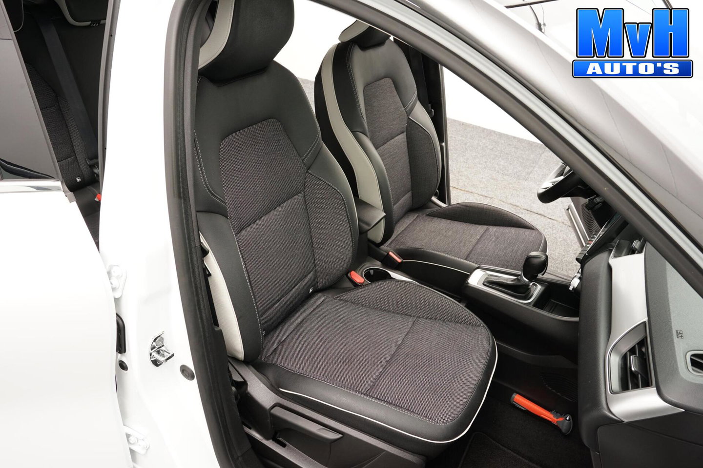 Renault Captur 1.3 TCe 140 Intens|PARELMOER|CAMERA|LED|NAP