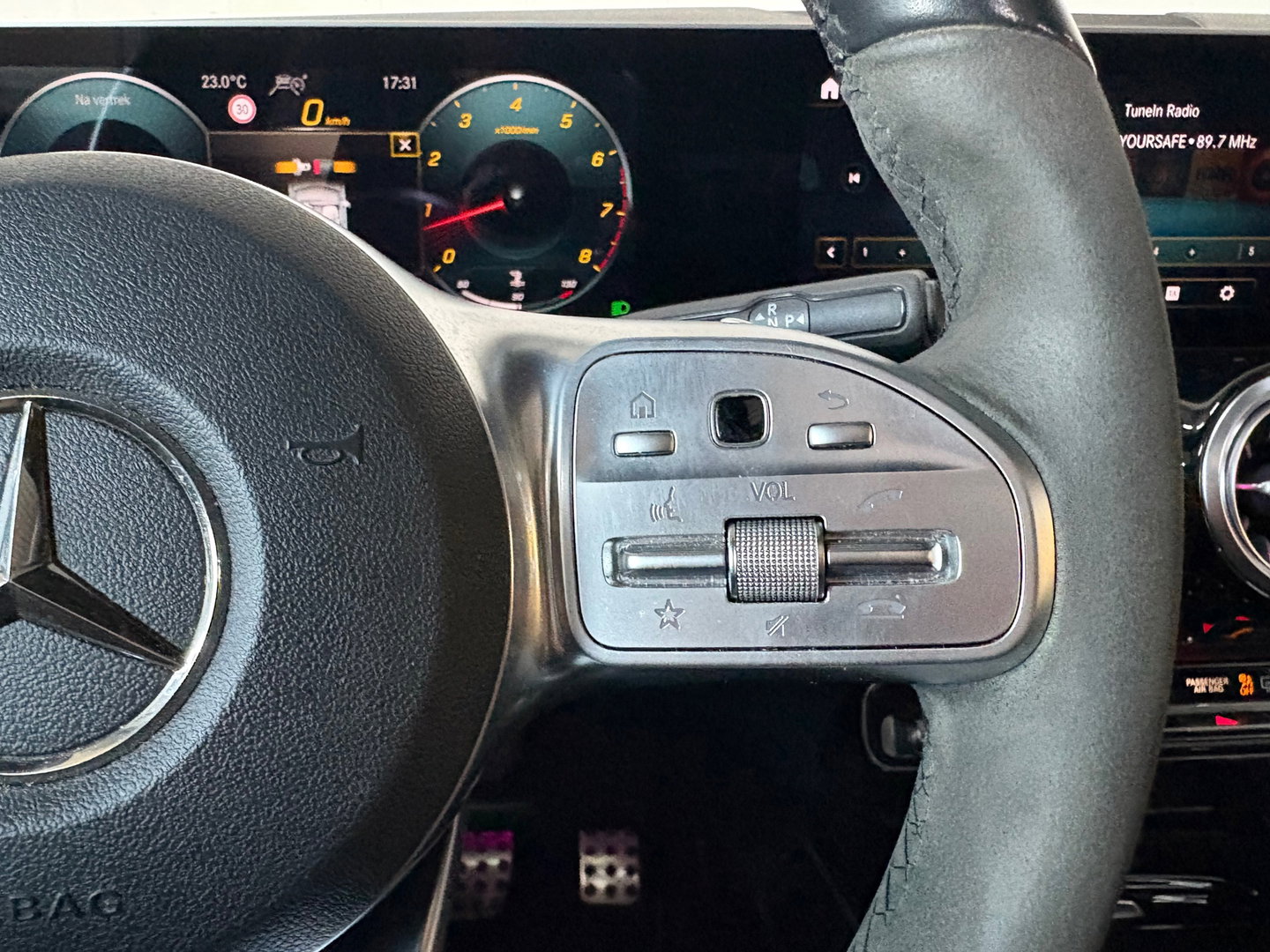 Mercedes-Benz GLA 250 4MATIC AMG-line NIGHT PAKKET*Pano*Stoelverwarming*