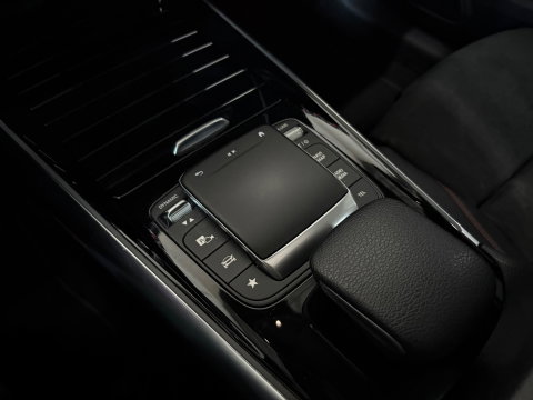 Mercedes-Benz GLA 250 4MATIC AMG-line NIGHT PAKKET*Pano*Stoelverwarming*