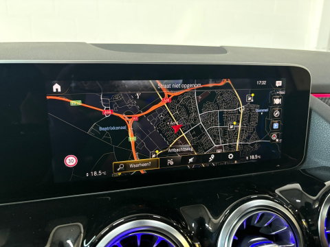 Mercedes-Benz GLA 250 4MATIC AMG-line NIGHT PAKKET*Pano*Stoelverwarming*