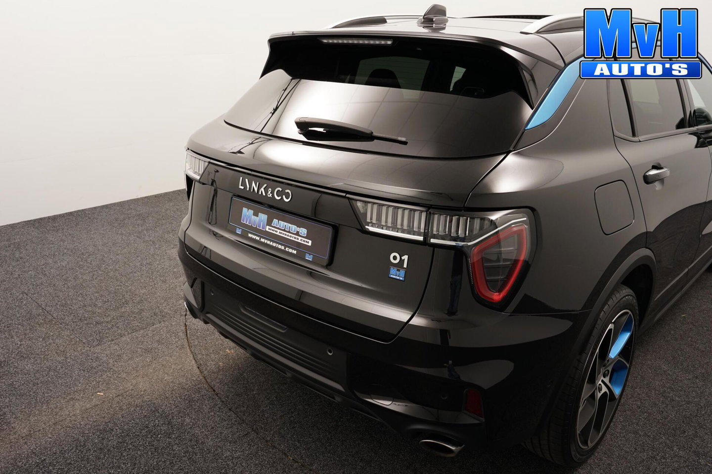 Lynk & Co 01 1.5 PHEV|ZWARTE.HEMEL|SOH94%|360ºCAM|PANO|262PK