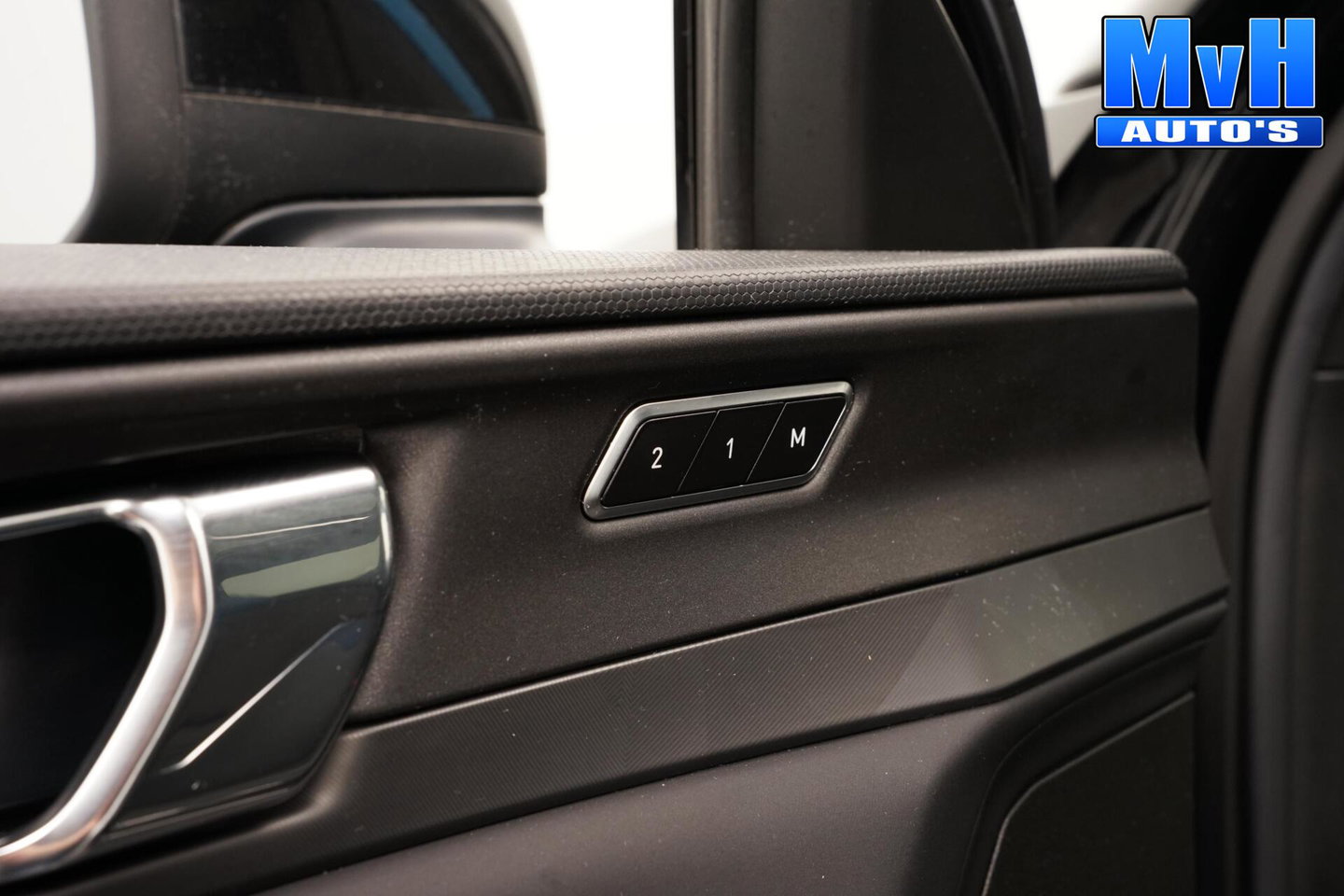 Lynk & Co 01 1.5 PHEV|ZWARTE.HEMEL|SOH94%|360ºCAM|PANO|262PK