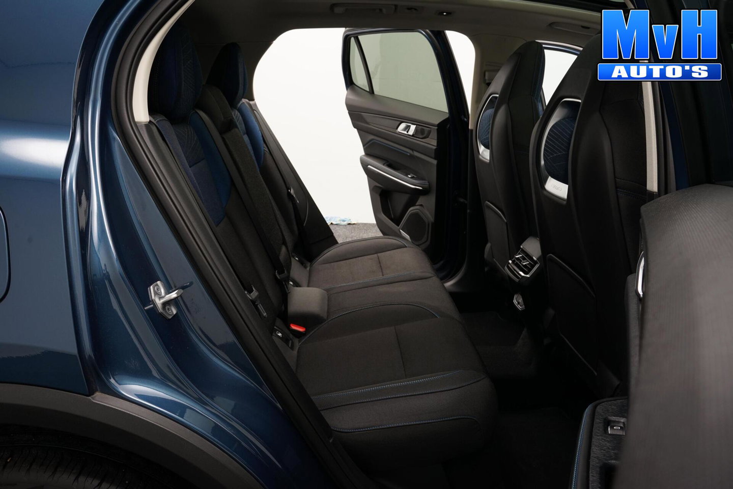 Lynk & Co 01 1.5 PHEV|SOH87%|262PK|LUXE|CAMERA|PANO