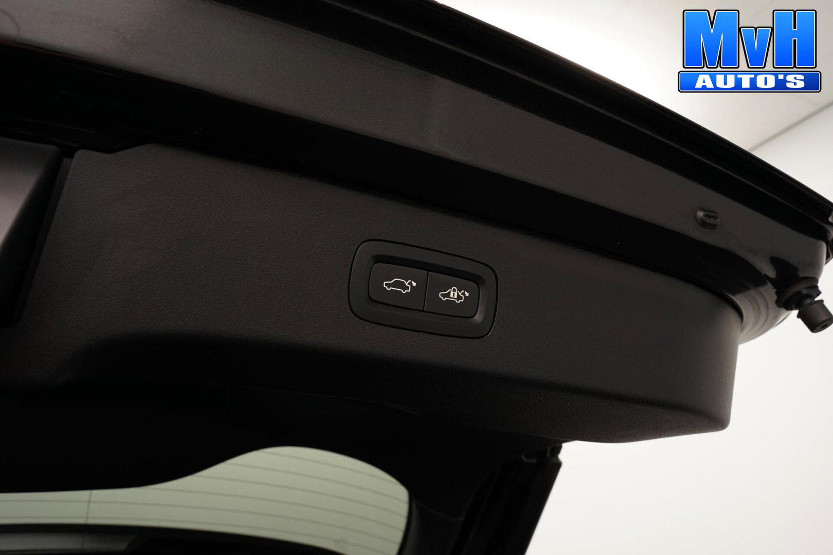 Lynk & Co 01 1.5 PHEV|ZWARTE.HEMEL|360ºCAM|PANO|262PK