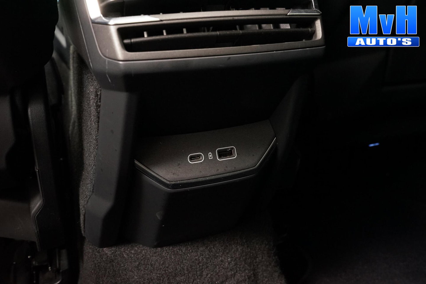 Lynk & Co 01 1.5 PHEV|ZWARTE.HEMEL|360ºCAM|PANO|262PK