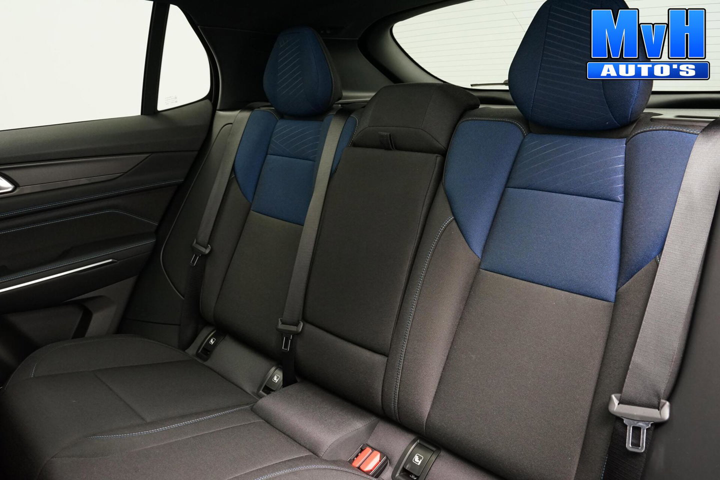 Lynk & Co 01 1.5 PHEV|ZWARTE.HEMEL|360ºCAM|PANO|262PK