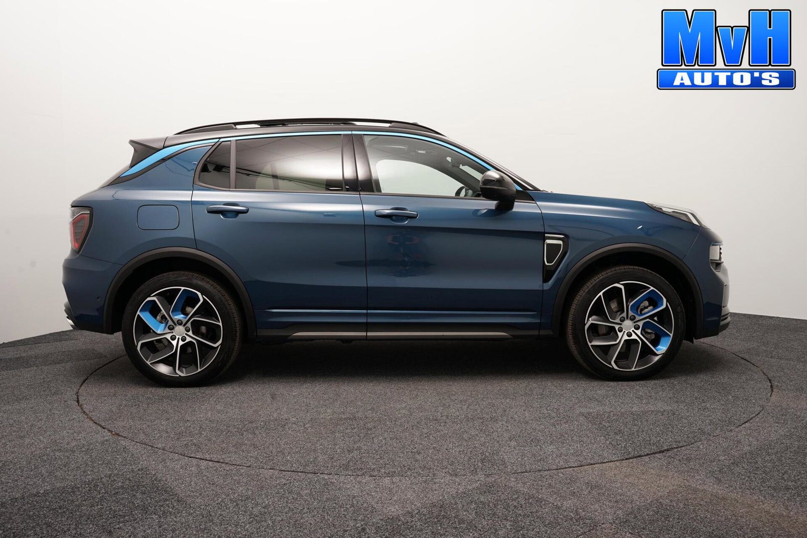Lynk & Co 01 1.5 PHEV|ZWARTE.HEMEL|360ºCAM|PANO|262PK