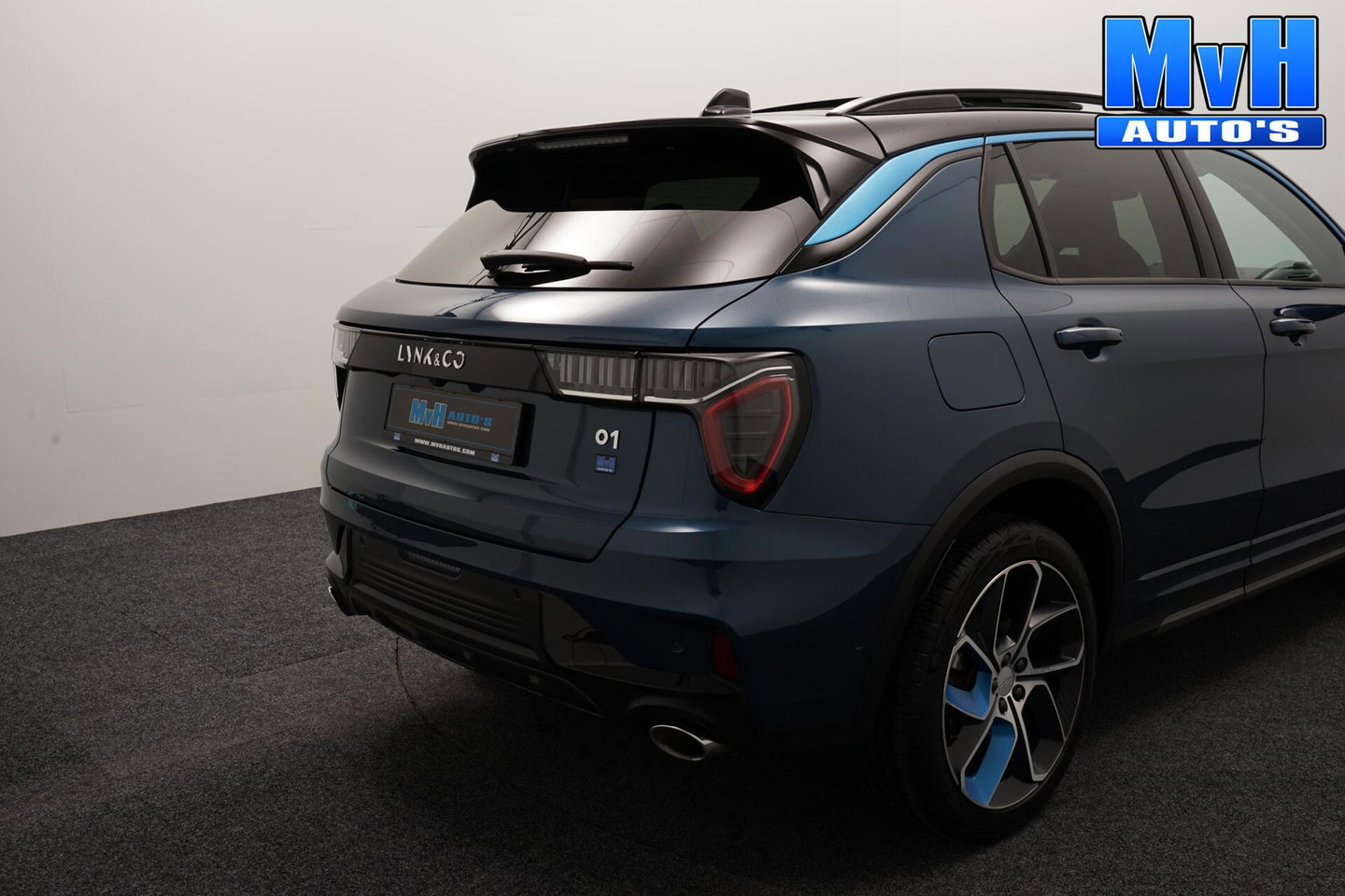 Lynk & Co 01 1.5 PHEV|ZWARTE.HEMEL|360ºCAM|PANO|262PK