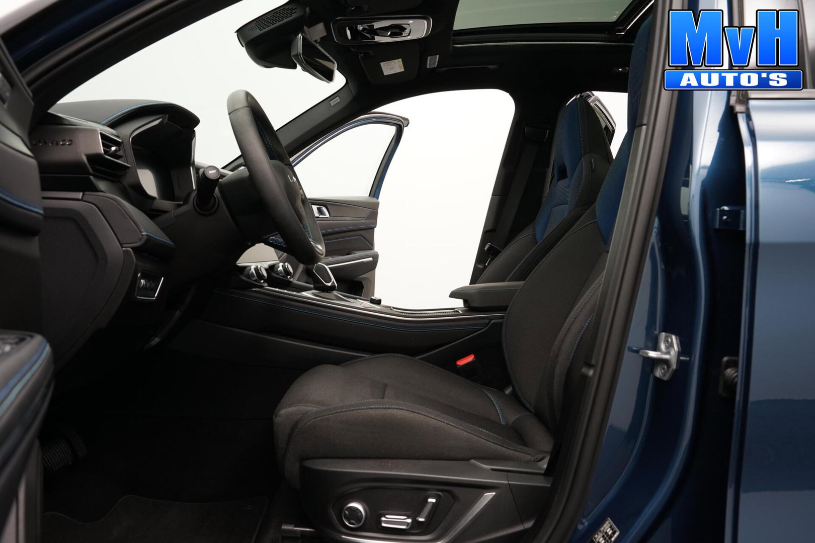 Lynk & Co 01 1.5 PHEV|ZWARTE.HEMEL|360ºCAM|PANO|262PK