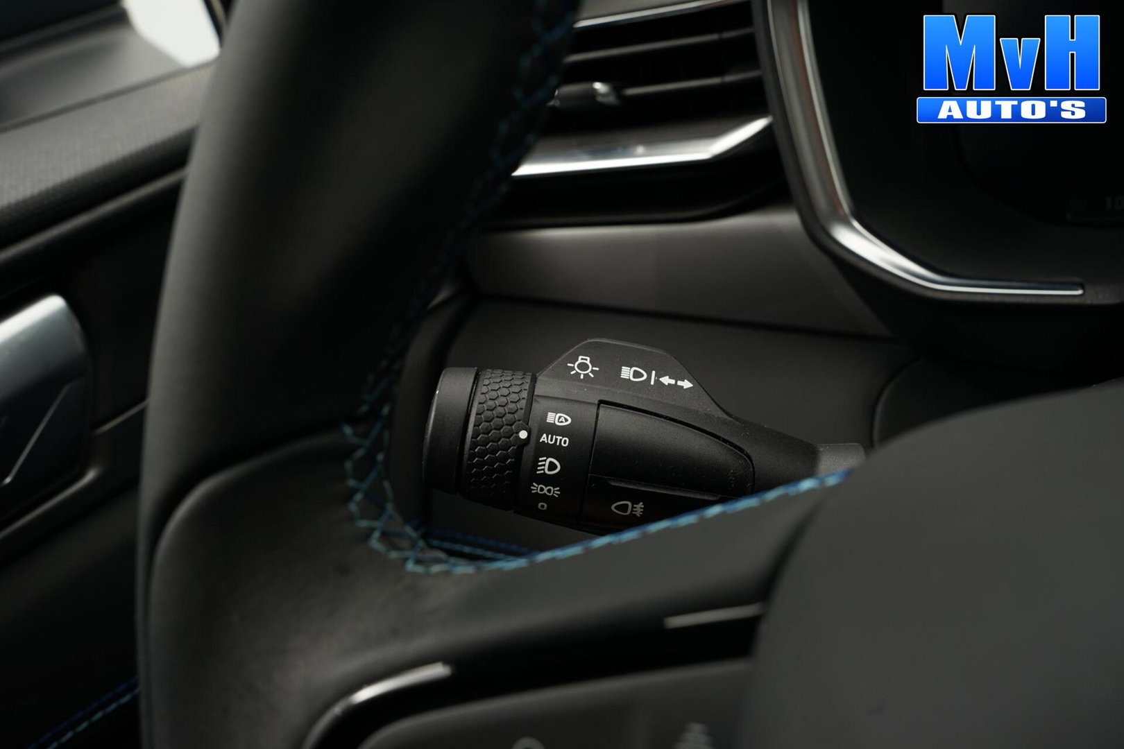 Lynk & Co 01 1.5 PHEV|ZWARTE.HEMEL|360ºCAM|PANO|262PK
