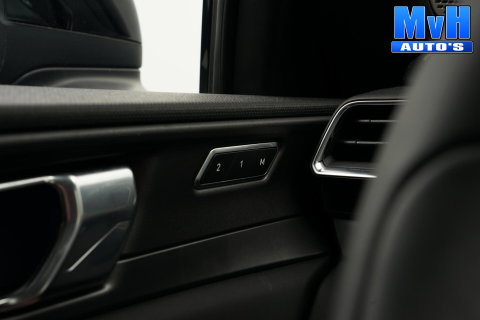 Lynk & Co 01 1.5 PHEV|ZWARTE.HEMEL|360ºCAM|PANO|262PK
