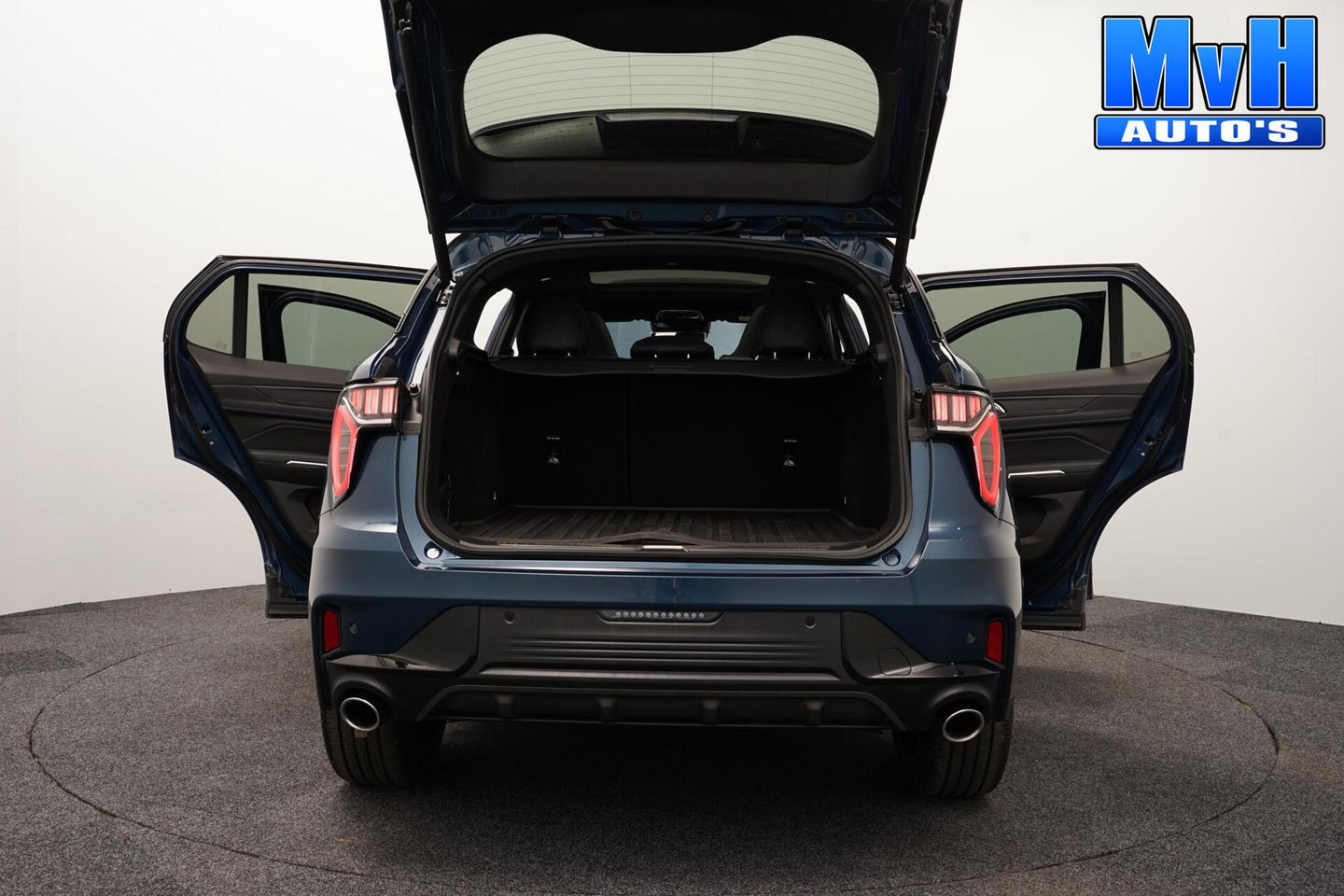 Lynk & Co 01 1.5 PHEV|FULL BLACK XL|ZWARTE.HEMEL|PANO