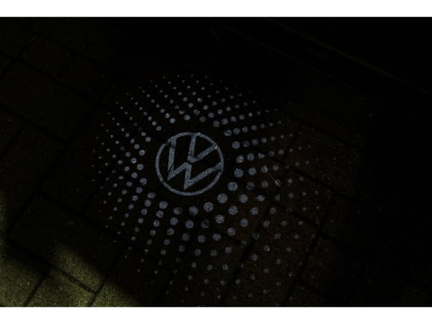 Volkswagen Golf 1.5 eTSI Pano|HuD|Trekhaak|360 Camera|Keyless|ACC|Sfeer|Lane Assist