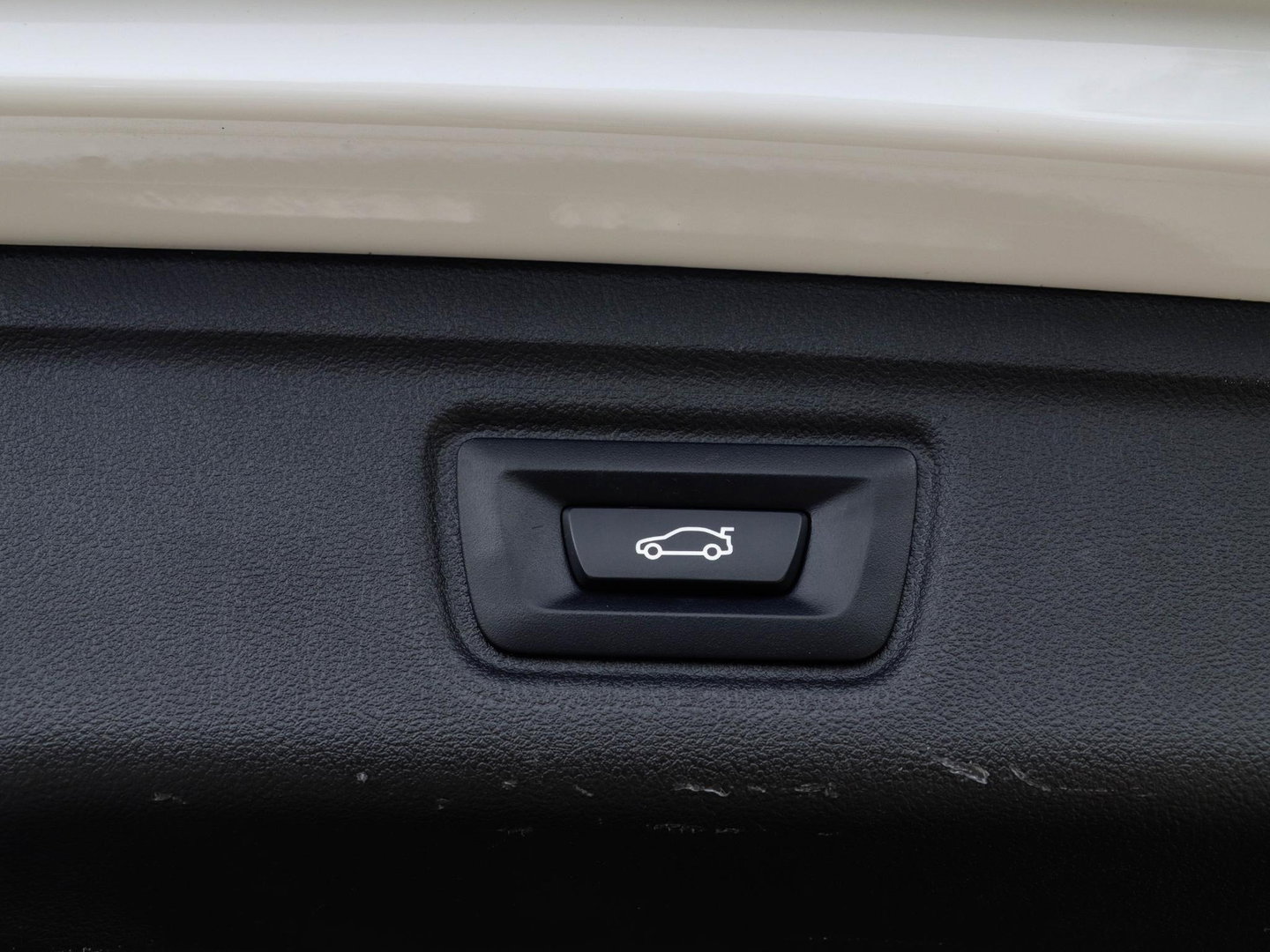 BMW 3 Serie Touring 330i High Executive Trekhaak elek.