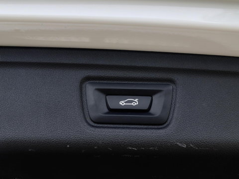 BMW 3 Serie Touring 330i High Executive Trekhaak elek.