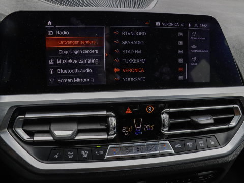 BMW 3 Serie Touring 330i High Executive Trekhaak elek.