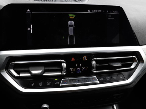 BMW 3 Serie Touring 330i High Executive Trekhaak elek.