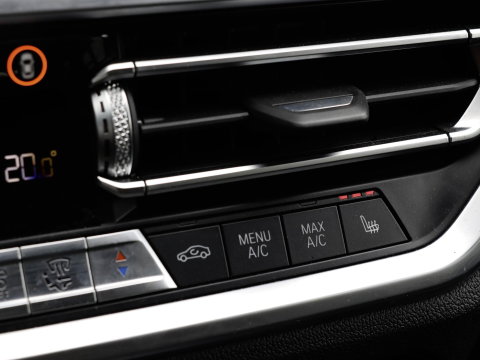 BMW 3 Serie Touring 330i High Executive Trekhaak elek.