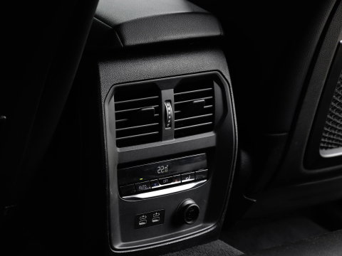 BMW 3 Serie Touring 330i High Executive Trekhaak elek.