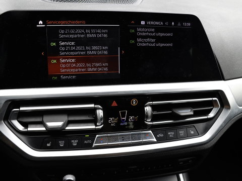 BMW 3 Serie Touring 330i High Executive Trekhaak elek.