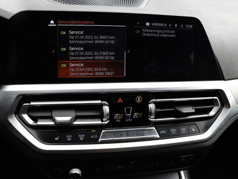 BMW 3 Serie Touring 330i High Executive Trekhaak elek.