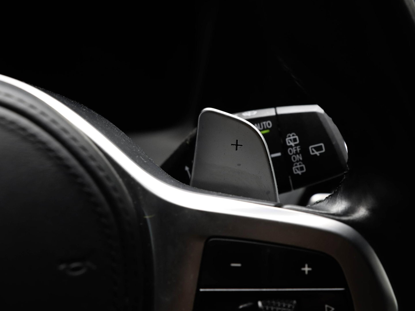 BMW 3 Serie Touring 330i High Executive Trekhaak elek.