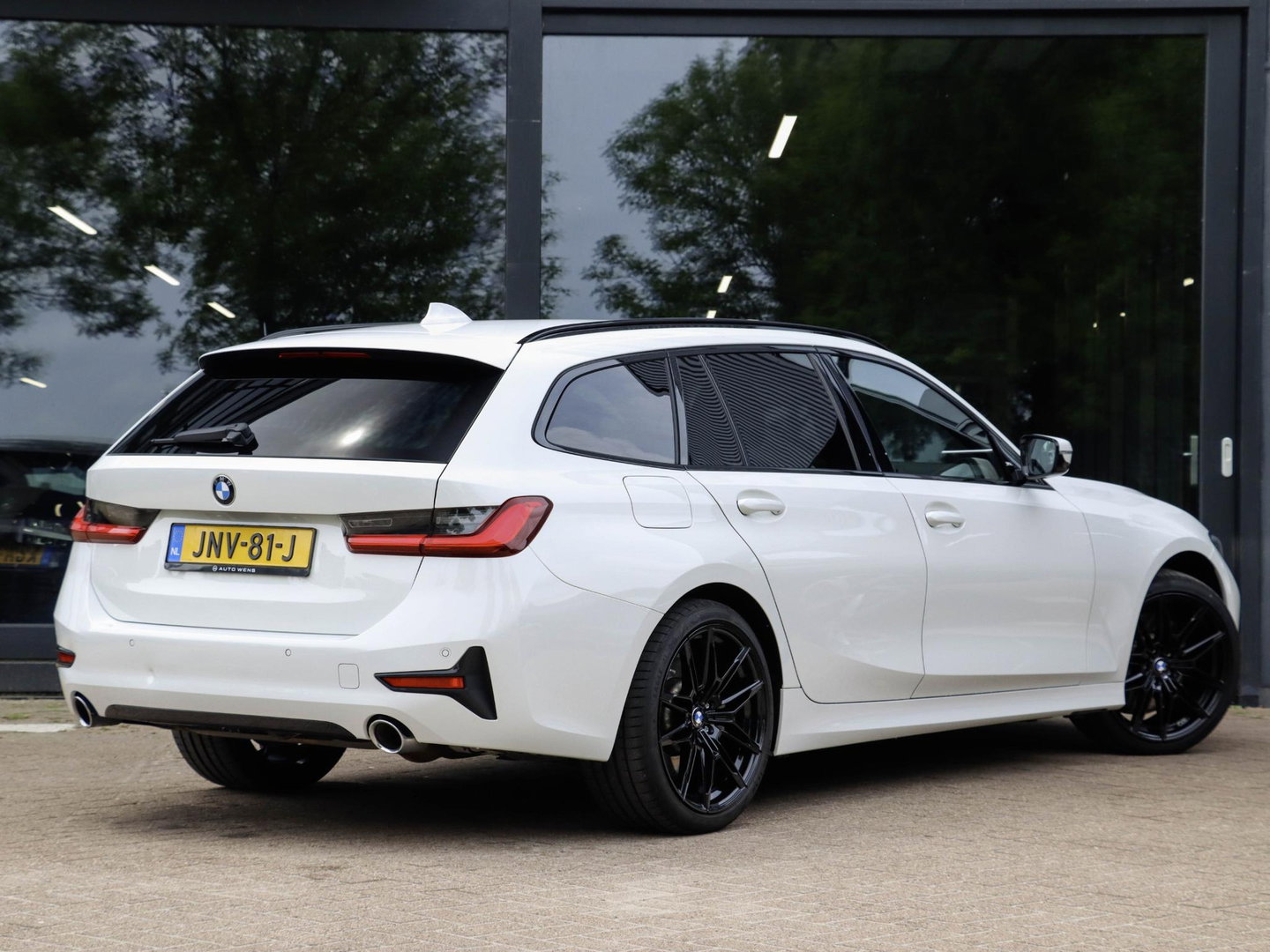 BMW 3 Serie Touring 330i High Executive Trekhaak elek.