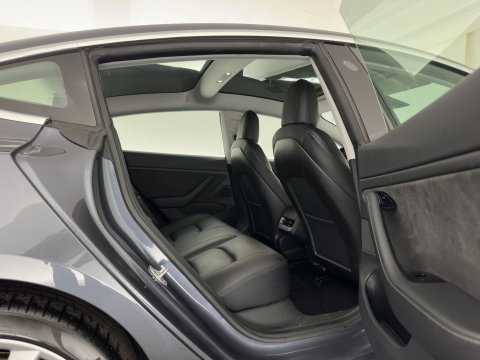 Tesla Model 3 Long Range AWD 75 kWh [3-Fase-11kW] (INCL-BTW) Aut. *PANO | AUTOPILOT | LEATHER | KEYLESS | FULL-LED | MEMORY-PACK | TOPVIEW | DAB | CARPLAY | DIGI-COCKPIT | LANE-ASSIST | HEATED-COMFORTSEATS | 19"ALU*