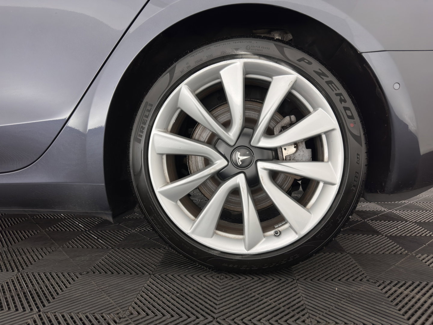 Tesla Model 3 Long Range AWD 75 kWh [3-Fase-11kW] (INCL-BTW) Aut. *PANO | AUTOPILOT | LEATHER | KEYLESS | FULL-LED | MEMORY-PACK | TOPVIEW | DAB | CARPLAY | DIGI-COCKPIT | LANE-ASSIST | HEATED-COMFORTSEATS | 19"ALU*