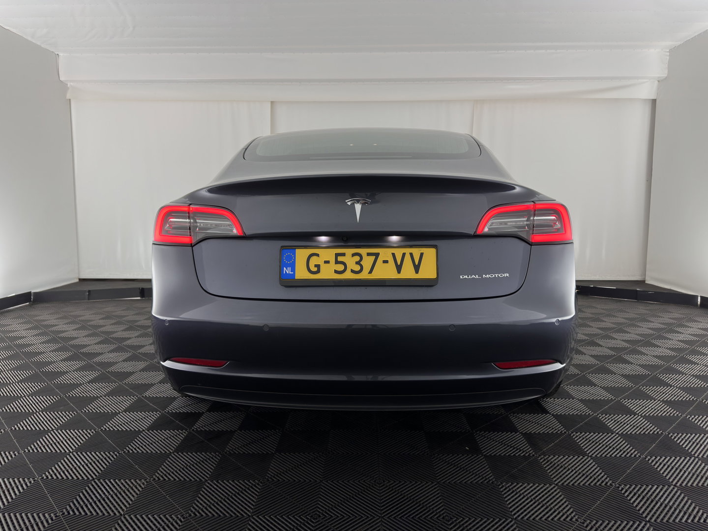 Tesla Model 3 Long Range AWD 75 kWh [3-Fase-11kW] (INCL-BTW) Aut. *PANO | AUTOPILOT | LEATHER | KEYLESS | FULL-LED | MEMORY-PACK | TOPVIEW | DAB | CARPLAY | DIGI-COCKPIT | LANE-ASSIST | HEATED-COMFORTSEATS | 19"ALU*