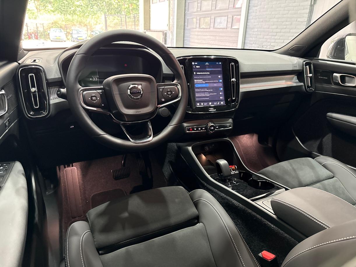 Volvo EX40 Single Motor Extended Range Plus | 82 kWh | Harman/Kardon | Pilot Assist | Warmtepomp | Keyless | Stoel+Stuurverwarming | ACC