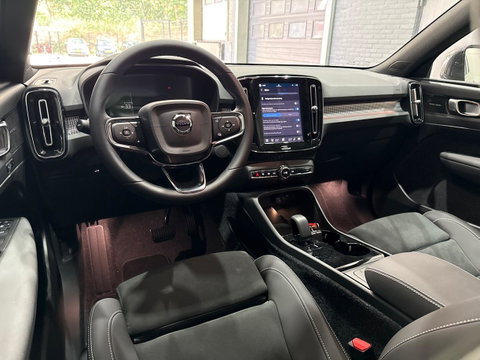 Volvo EX40 Single Motor Extended Range Plus | 82 kWh | Harman/Kardon | Pilot Assist | Warmtepomp | Keyless | Stoel+Stuurverwarming | ACC
