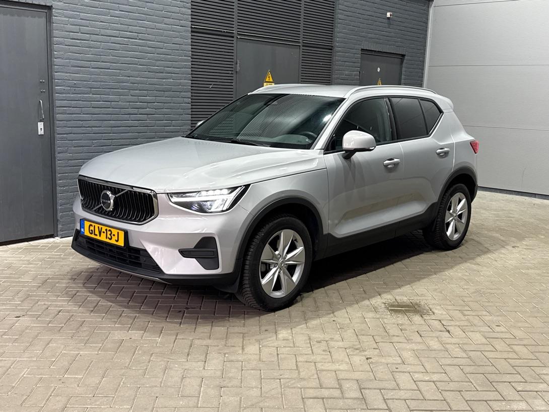 Volvo XC40 2.0 B3 Core | Camera | Keyless Entry | Stoel+Stuurverwarming | Elektrische Achterklep | Getint Glas | 18 inch