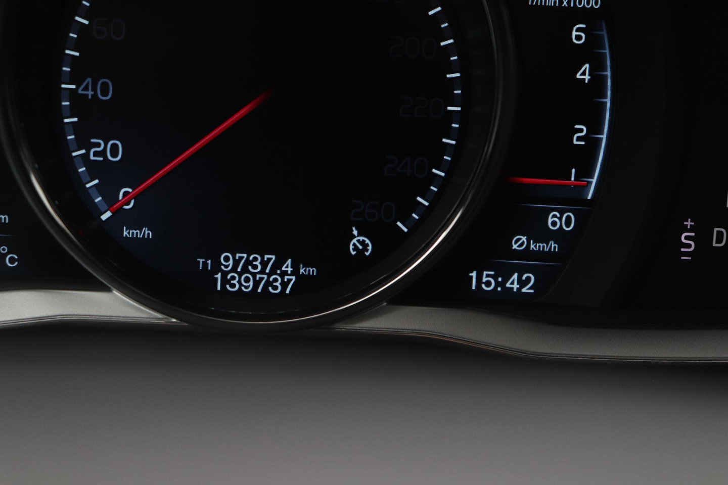 Volvo XC60 T5 Momentum | Elektrische Stoel + Memory | Stoelverwarming | Trekhaak | Cruise Control