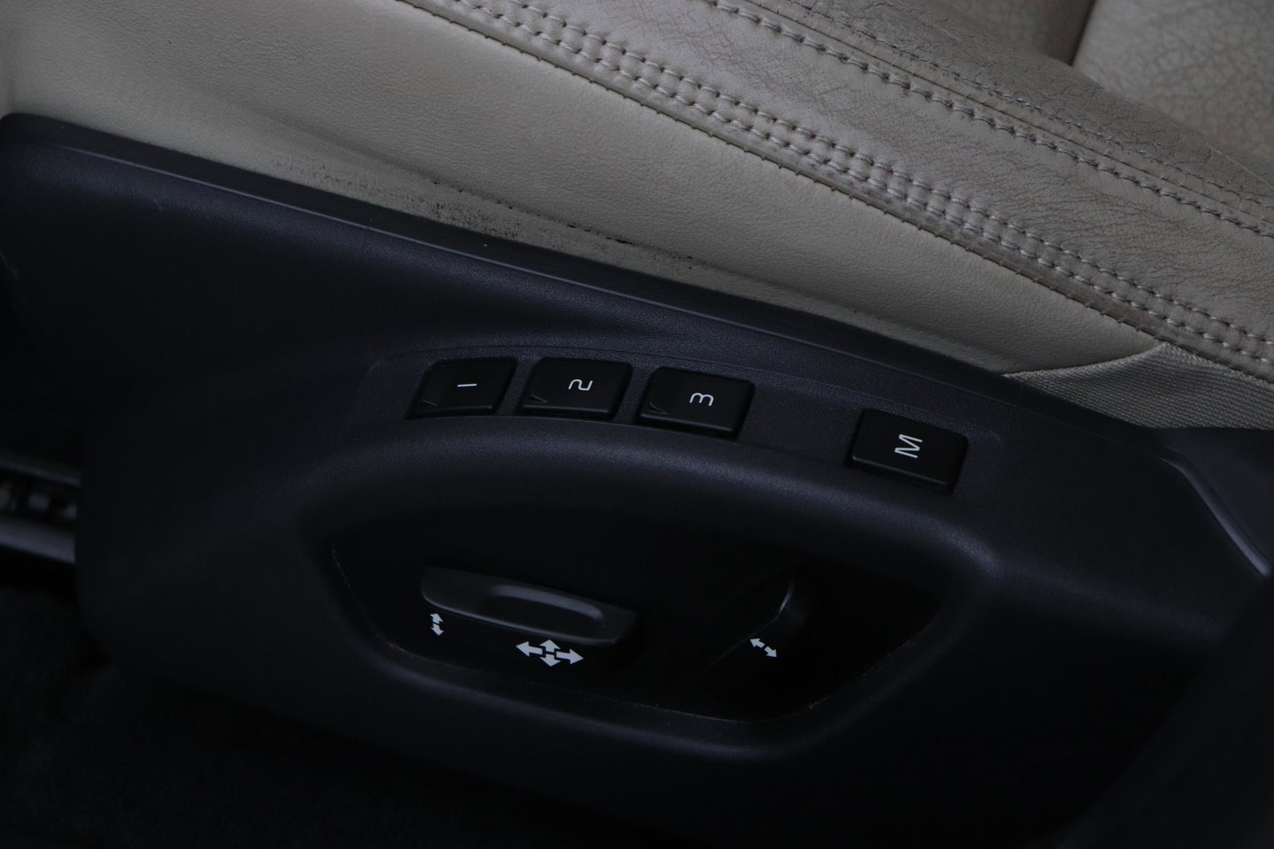 Volvo XC60 T5 Momentum | Elektrische Stoel + Memory | Stoelverwarming | Trekhaak | Cruise Control