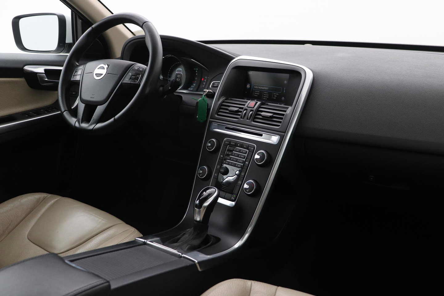 Volvo XC60 T5 Momentum | Elektrische Stoel + Memory | Stoelverwarming | Trekhaak | Cruise Control